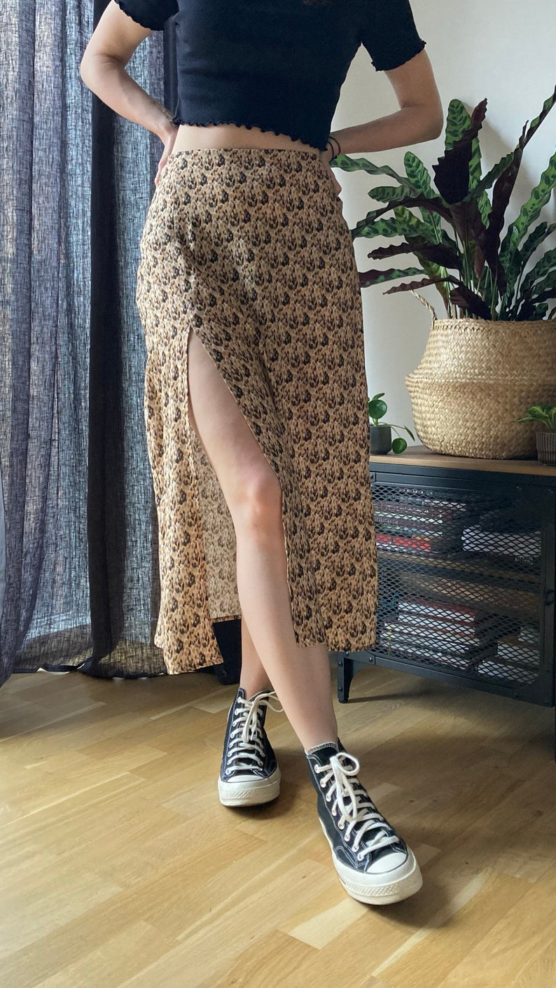 The "Daisy" Skirt | A-line skirt with a slit PDF pattern | pdf printable sewing pattern
