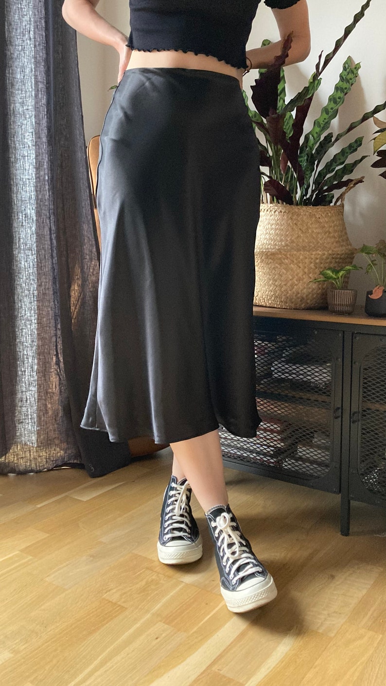 The "Daisy" Skirt | A-line skirt with a slit PDF pattern | pdf printable sewing pattern