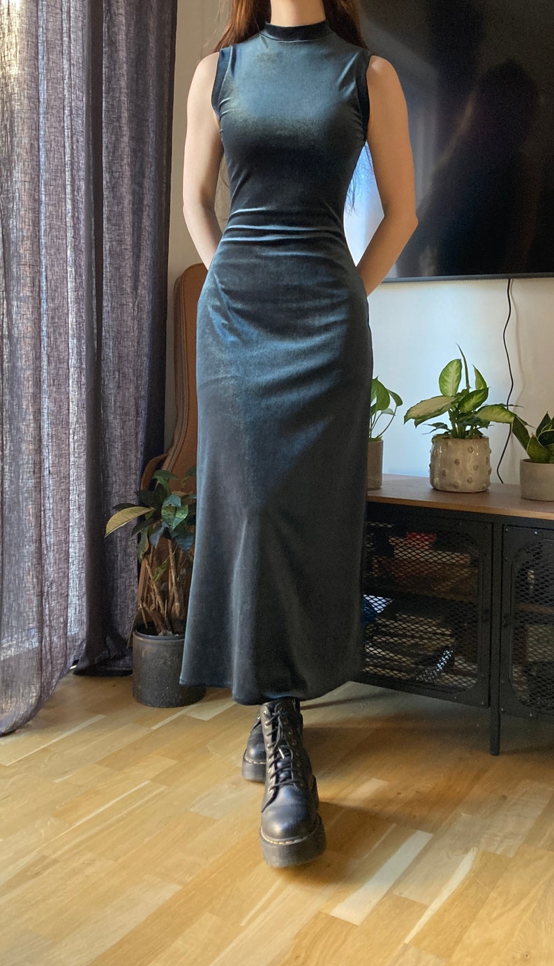 The "Dahlia" Dress | Stretchy sleeveless bodycon dress PDF pattern | pdf printable sewing pattern