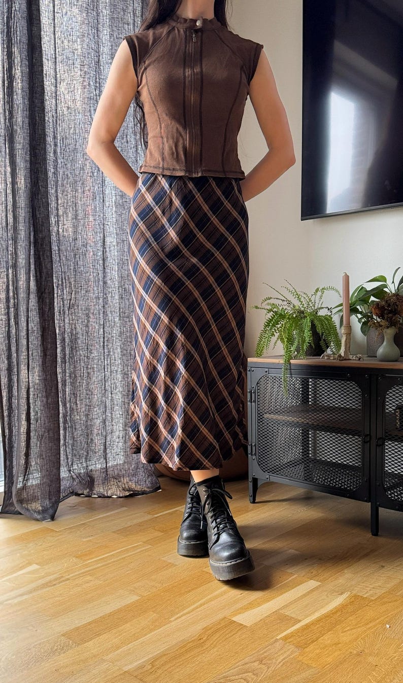 The "Thyme" Skirt | Asymmetric midi skirt PDF sewing pattern | beginner friendly